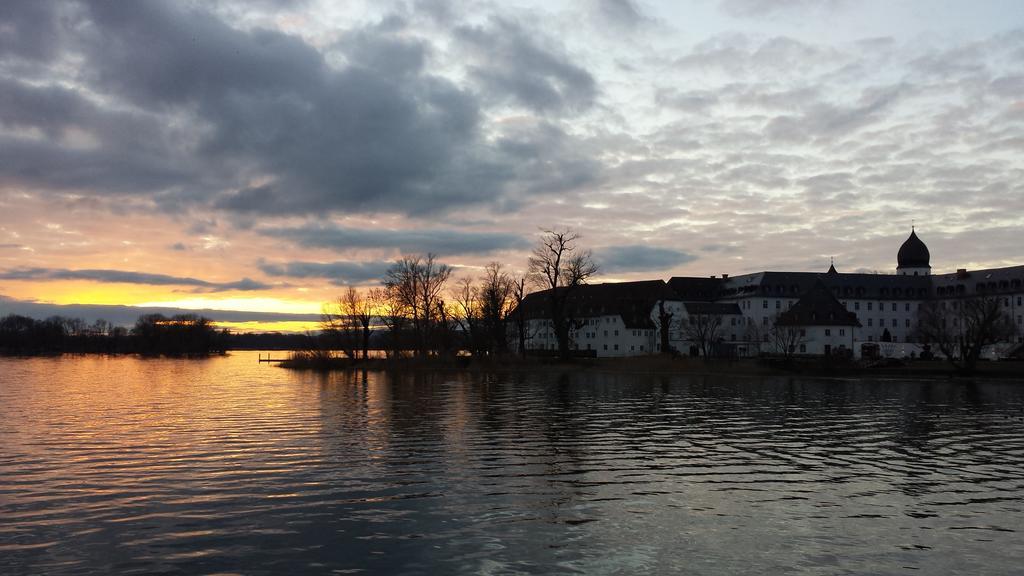 Peterlhaus Hotel Frauenchiemsee Buitenkant foto